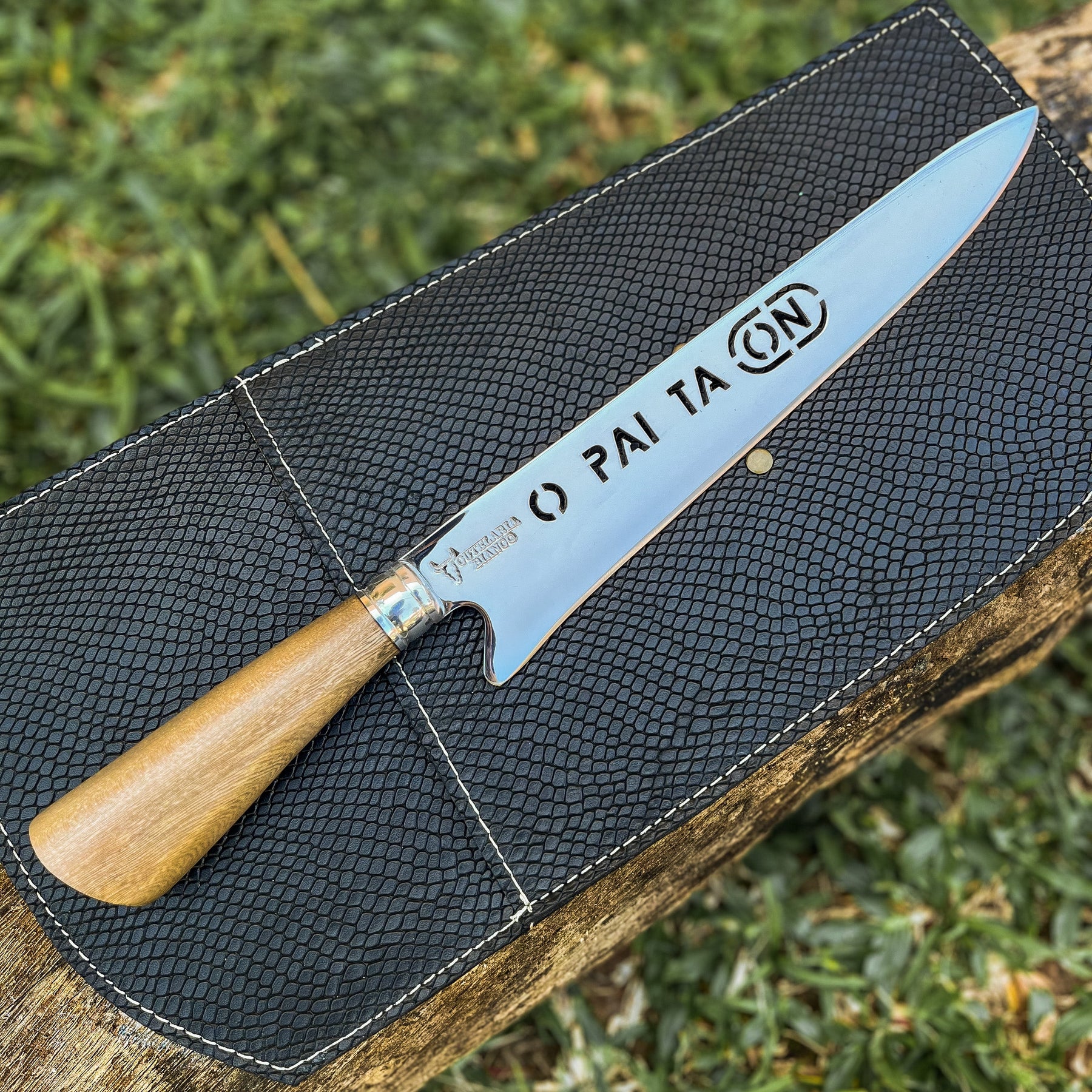 Kit para Churrasco 10" 3mm Lâmina com Cabo madeira + Case especial em couro - Três peças